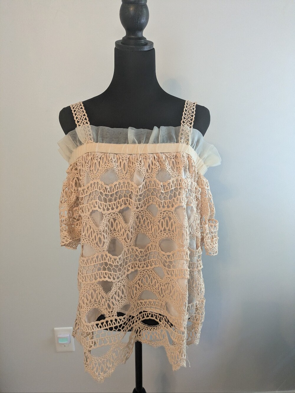 NWT Ina Cream Crochet Off-Shoulder Lace Top Size M Boho Cottagecore Coastal